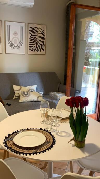 Nest House - Esclusivo Appartamento Marina Di Olbia- Mater Olbia - Beaches - Close To The Airport - Private Parking- Full Comforts - Extérieur photo
