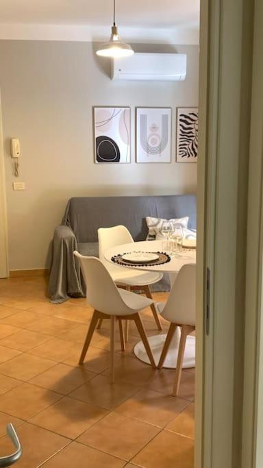 Nest House - Esclusivo Appartamento Marina Di Olbia- Mater Olbia - Beaches - Close To The Airport - Private Parking- Full Comforts - Extérieur photo