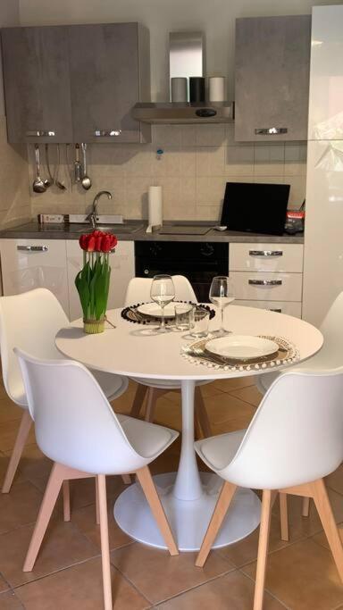 Nest House - Esclusivo Appartamento Marina Di Olbia- Mater Olbia - Beaches - Close To The Airport - Private Parking- Full Comforts - Extérieur photo